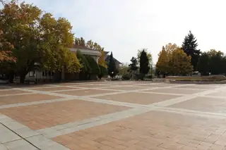 Площад "Кресненско въстание" - Кресна — Кресна