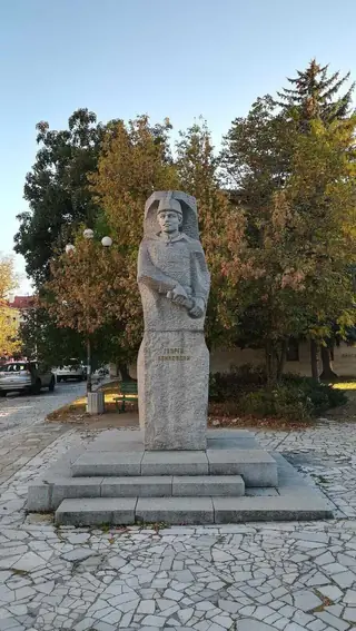 Паметник на Георги Бенковски - Панагюрище — Панагюрище