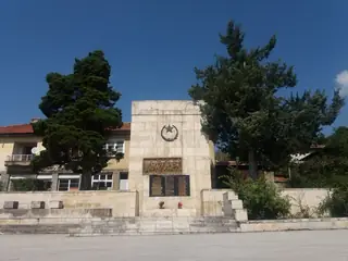 Паметник на загинали войни - с. Българене — Българене