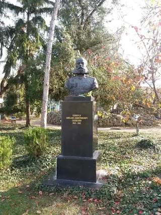 Бюст-паметник на ген. Михаил Скобелев - Плевен — Плевен