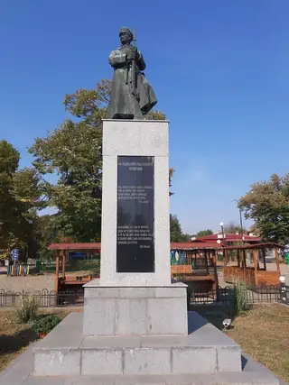 Паметник в памет на падналите във войните летничани - Летница — Летница