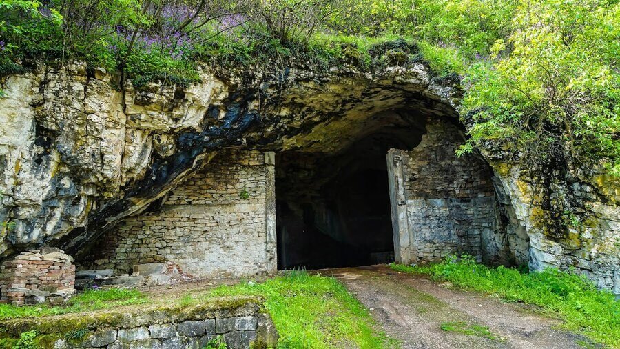 Пещера "Мандрата" (Лъженска) - Чавдарци