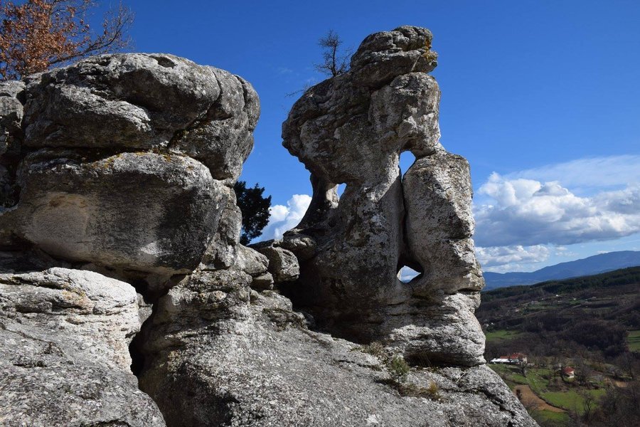 Скални ниши - Стоманци
