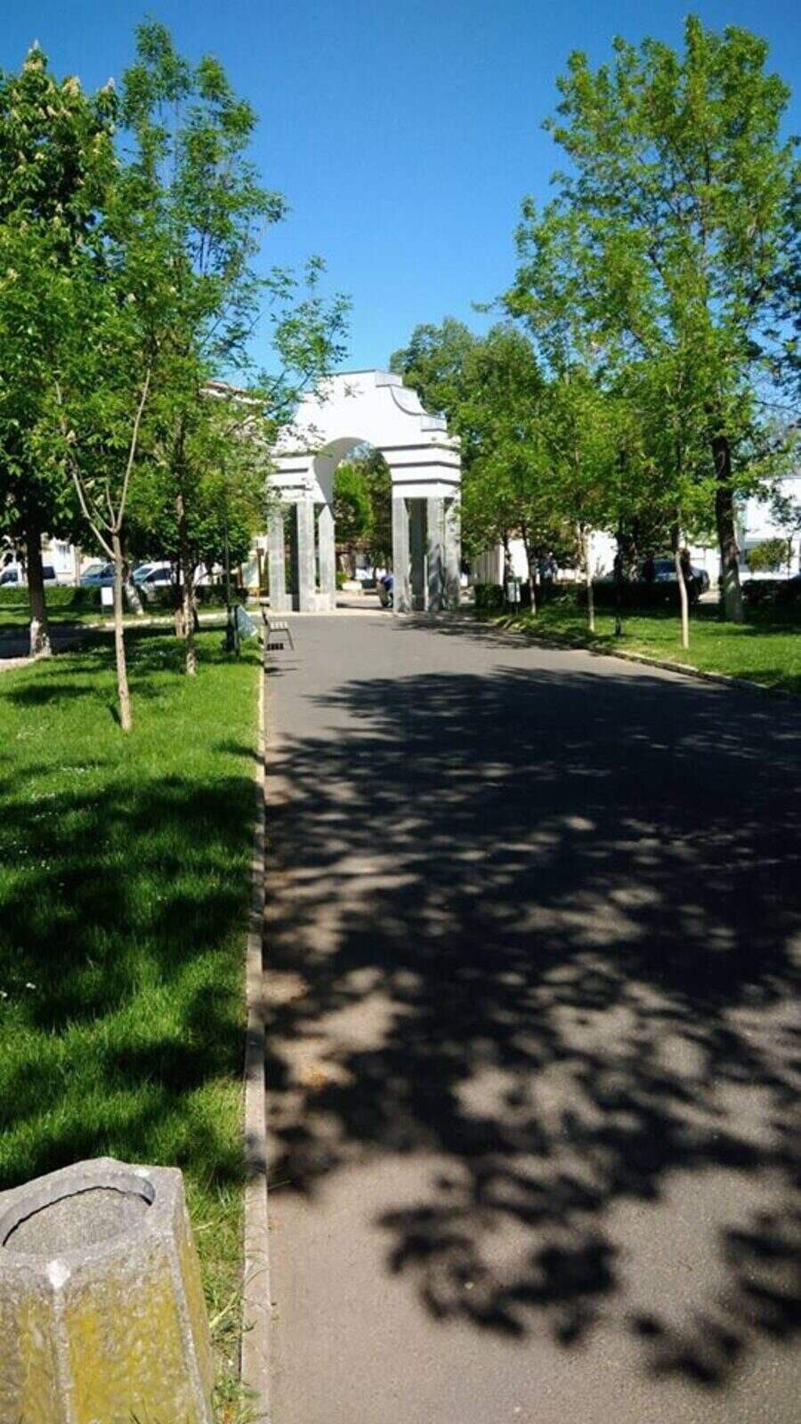 Градски парк - Момчилград