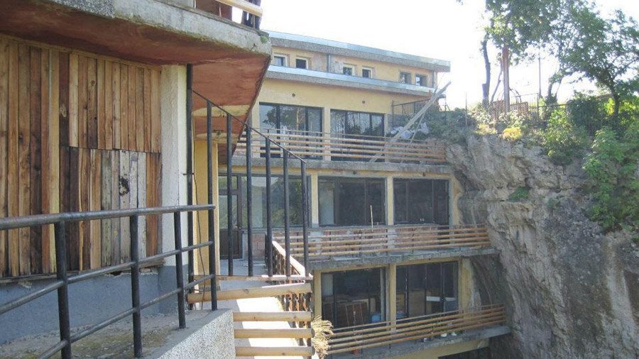 Национален пещерен дом – Карлуково