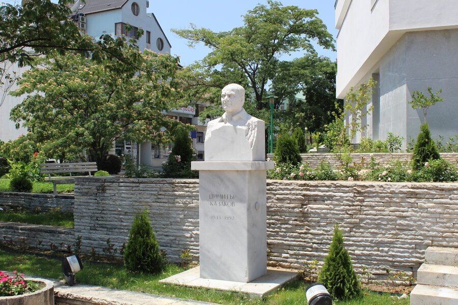 Паметник на Димитър Казаков - Сандански