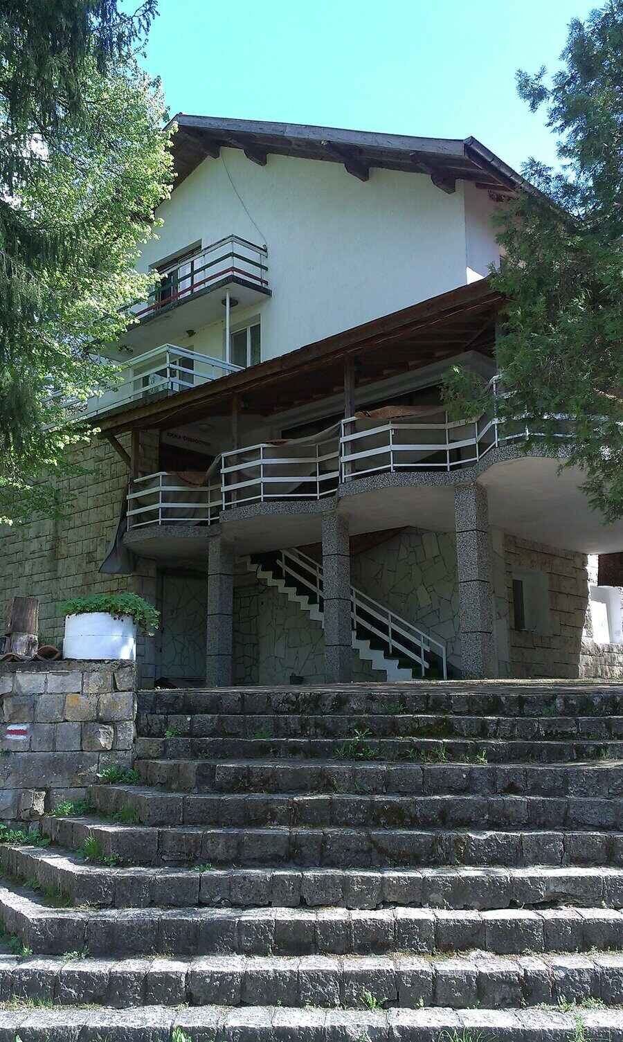 Хижа "Среброструй"