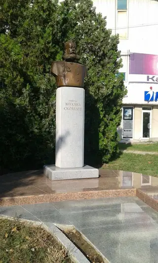 Бюст-паметник на ген. Михаил Скобелев - Сливен — Сливен