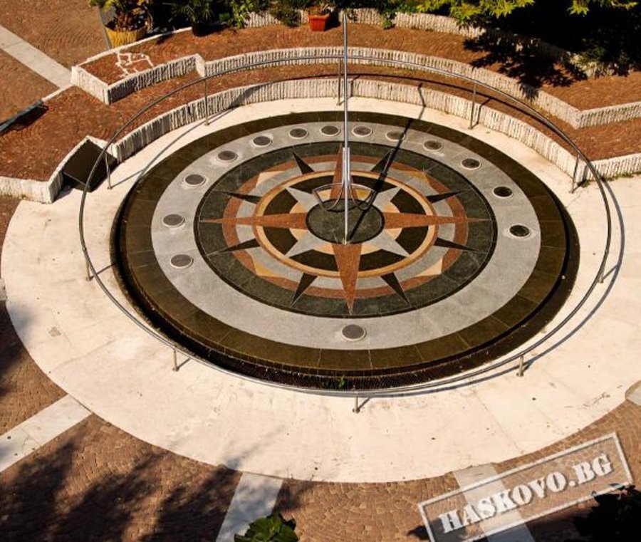 Слънчев часовник - Хасково
