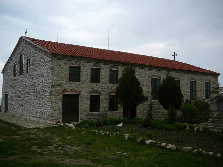 Средновековен манастир "Св. Троица" - Царево