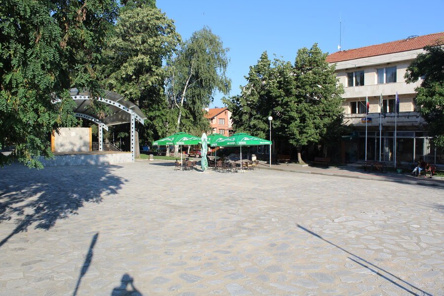 Централен площад - Кочериново