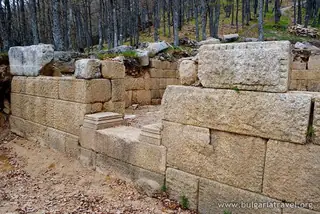 Архитектурен комплекс Кози грамади - Старосел — Старосел