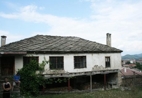 Хаджикадировата къща - Жълтуша