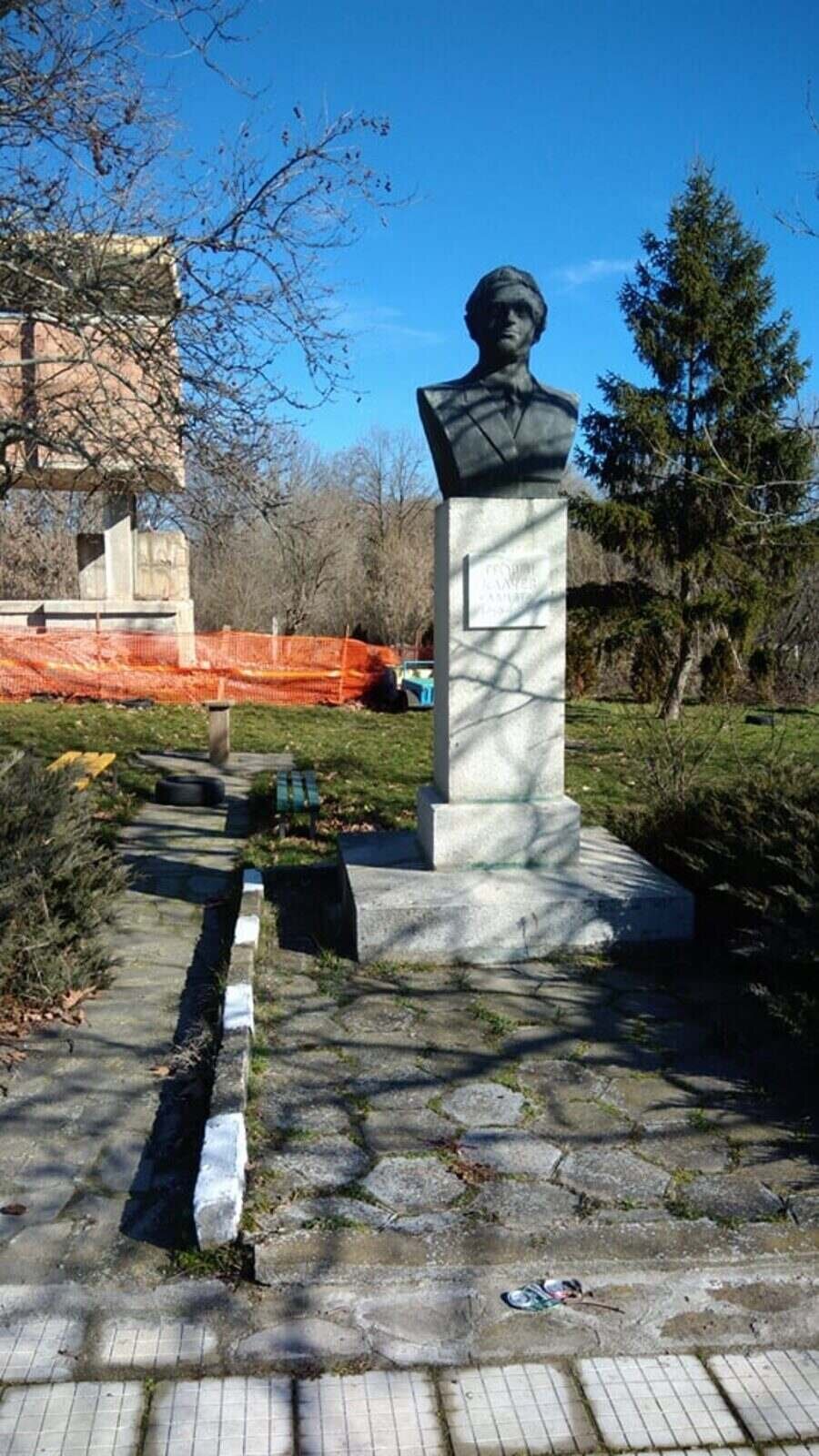 Паметник на Георги Калчев - с.Калчево