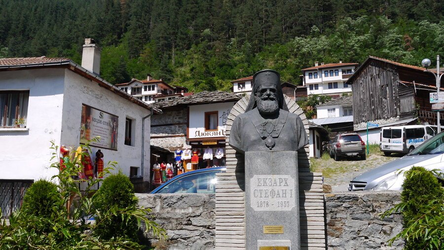 Паметник на Екзарх Стефан I - Широка лъка