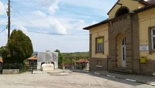 Войнишки паметник - с.Струпец — Струпец