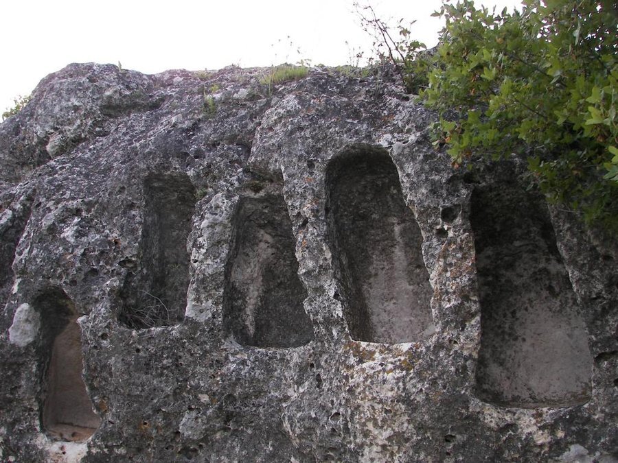 Ритуални скални ниши - Неофит Бозвелиево