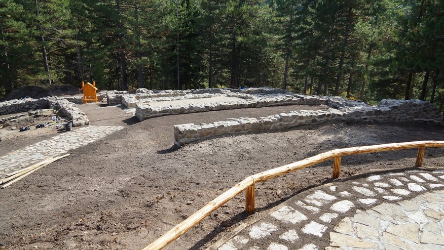 Крепост "Безименният град" - Добринище