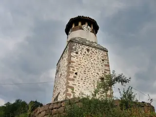 Часовникова кула (Сахата) - Пещера — Пещера