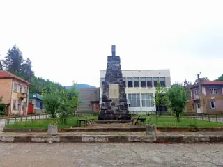 Паметник на загиналите в Априлското въстание - с.Кръвеник — Кръвеник