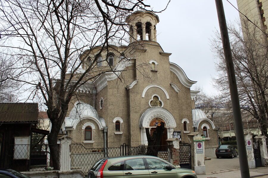 Храм "Покров Богородичен"  - София