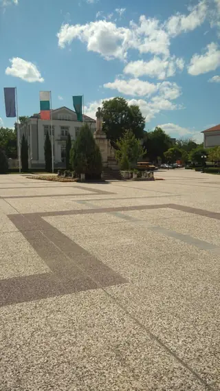 Централен градски площад "Свобода" - Нова Загора — Нова Загора