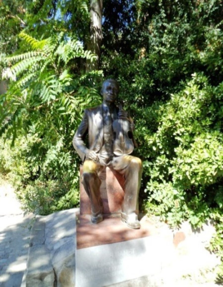 Паметник на Сашо Сладура - Пловдив