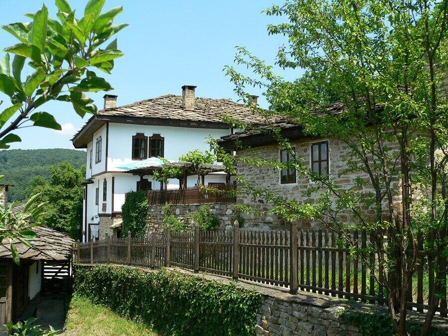 Еко-къщи АИР Боженци