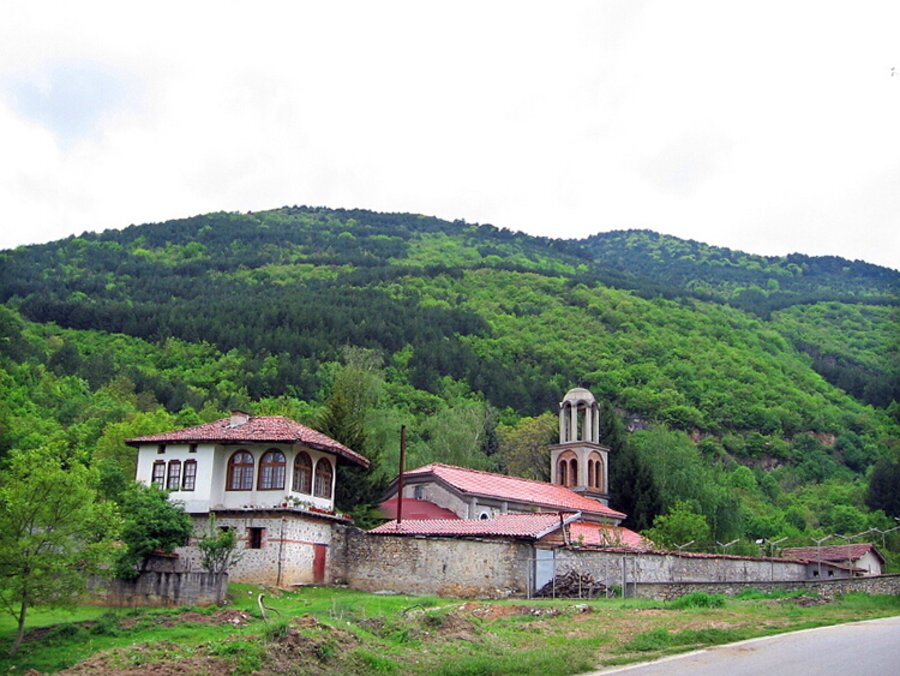 Гоцеделчевски манастир "Света Богородица Живоприемний източник"