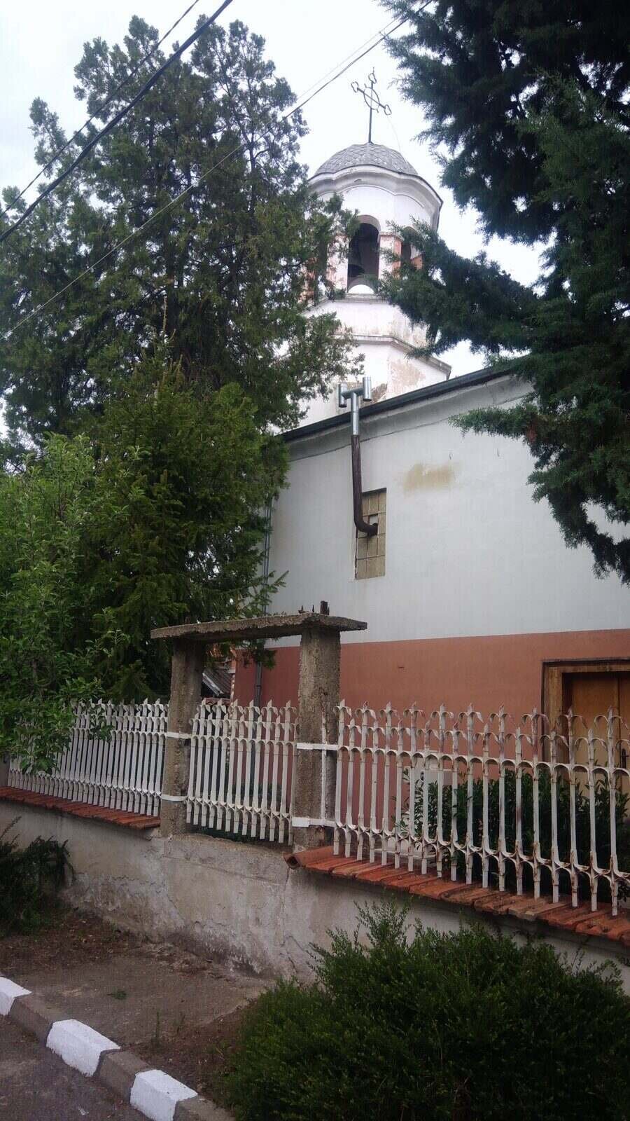 Храм "Свети Архангел Михаил" - Крън