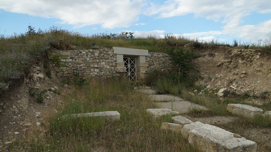 Тракийска гробница "Момина могила" - Братя Даскалови