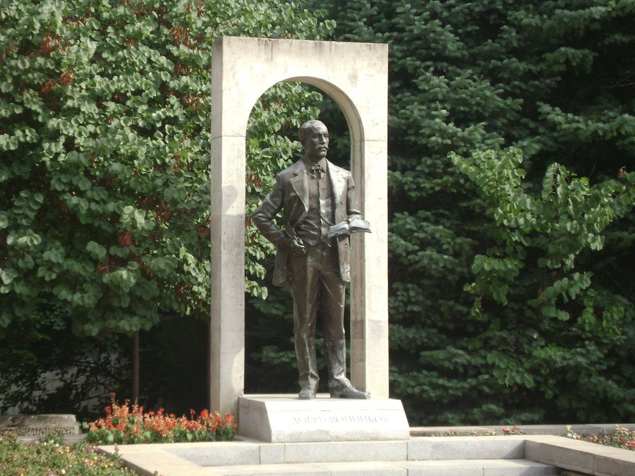 Паметник на Добри Войников - Шумен