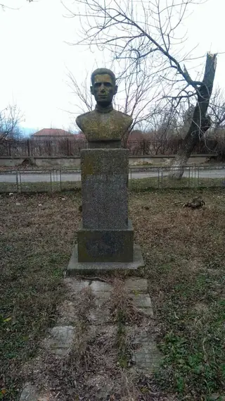 Паметник на Велико Николов - с. Мечкарево — Мечкарево