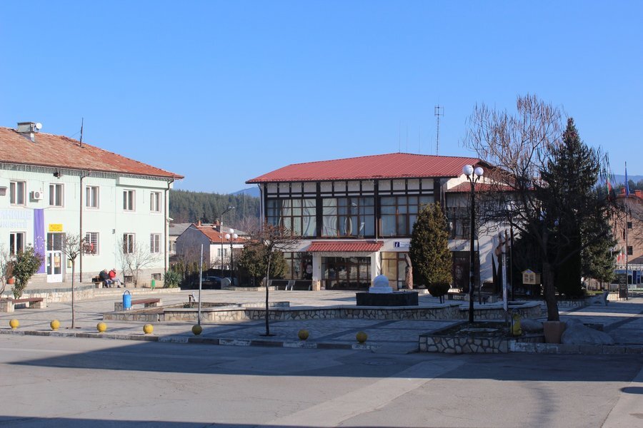 Площад "Независимост" - Добринище