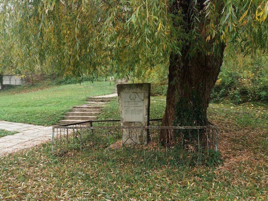 Паметник на Петър Падалски - Габрово