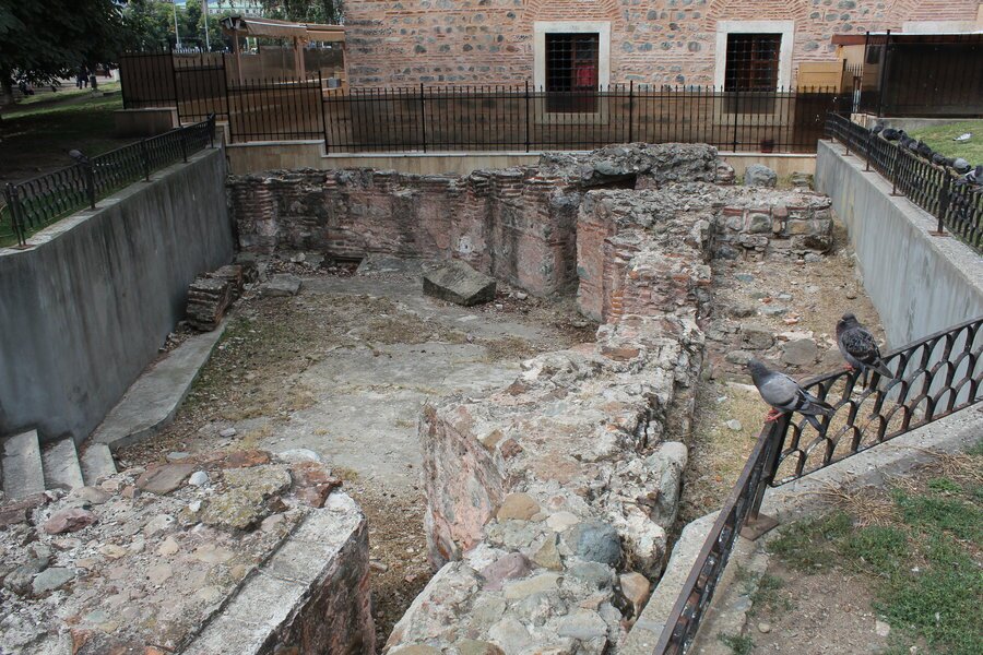 Експонирани останки на турска баня (хамам) - София