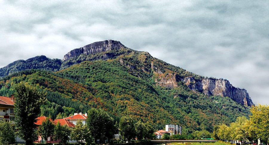 Връх Петрахиля