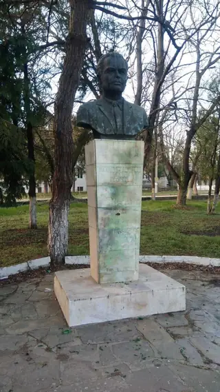 Паметник на Радил Иванов - с. Драгоданово — Драгоданово