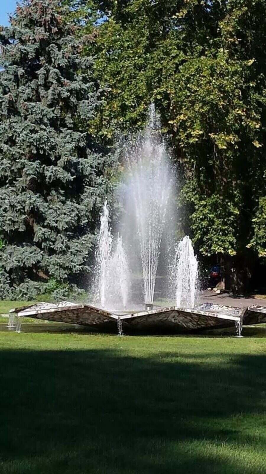 Фонтан "Лилия" - Сандански