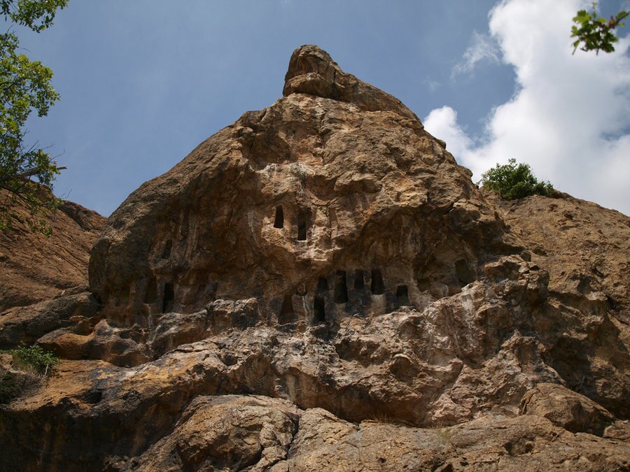 Трапецовидни ниши "Кара кая" - Буково