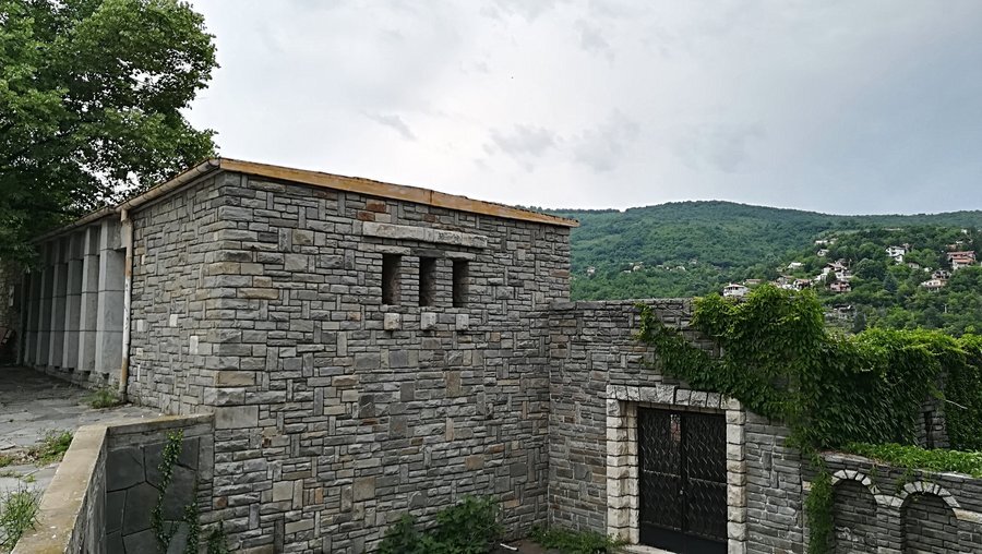 Изоставен музей - Храбрино