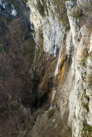 Водопад "Женската вода" — Паволче