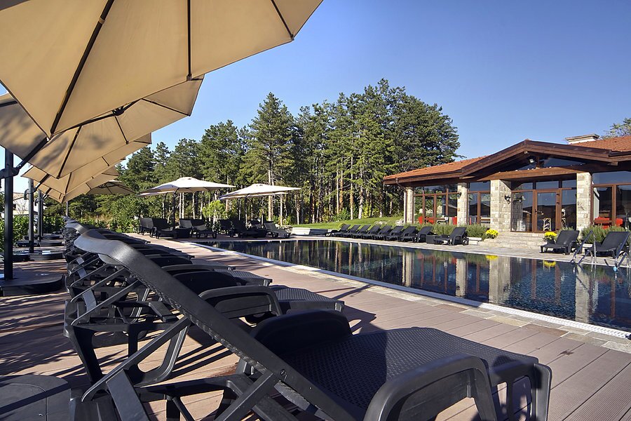 Комплекс Естера Вини