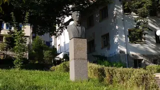 Бюст-паметник на Кирил Маждаров - Смолян — Смолян