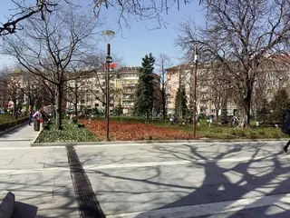 Градинка пред Националния дворец на културата - София — София