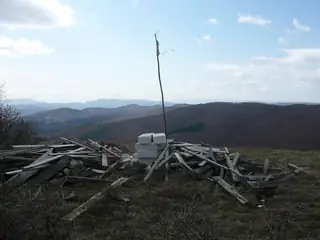 Връх Сирищнишка рудина — Светля