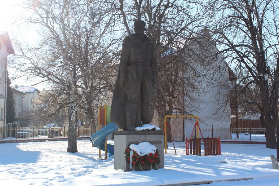 Паметник на Васил Сотиров Демиревски (Желю) - Дупница