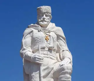 Паметник на Вълчан войвода - с.Раювци — Средни колиби