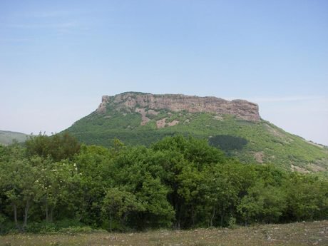 Защитена местност "Юмрук скала"