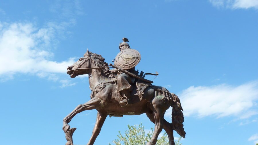 Паметник на Хан Аспарух - Стрелча — снимка